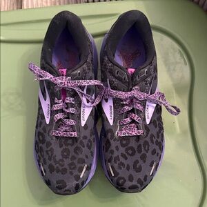 Brooks Women’s Black and Purple Leopard Sneakers